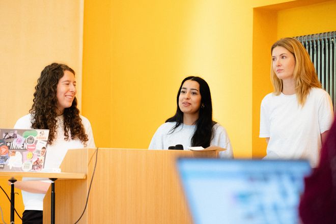 Projekt »Digitale Umwelten«, Foto: Julian Linden Vortragende vom Projekt »Digitale Umwelten«