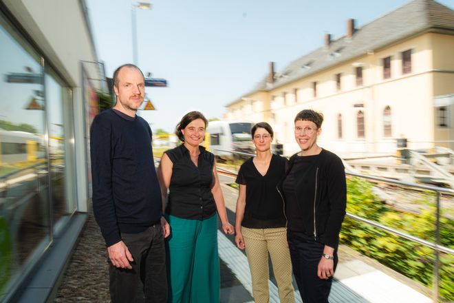 Elodie Vittu, Hendrik Sander, Barbara Schönig und Daniela Zupan (v.l.n.r.) vom Projekt »Stadtgespräche«, Foto: Julian Linden Elodie Vittu, Hendrik Sander, Barbara Schönig und Daniela Zupan (v.l.n.r.) vom Projekt »Stadtgespräche«