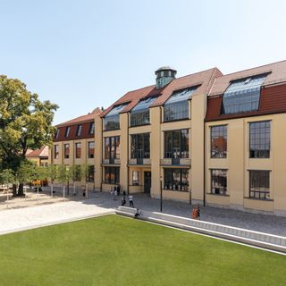 In Weimar wurde das Bauhaus gegründet. Als Zeichen der Solidarität unterzeichnete die Bauhaus-Universität Weimar das Bauhaus Manifest 2026. Foto: Marcus Glahn In Weimar wurde das Bauhaus gegründet. Als Zeichen der Solidarität unterzeichnete die Bauhaus-Universität Weimar das Bauhaus Manifest 2026. Foto: Marcus Glahn