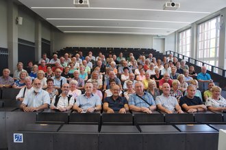 Rund 80 Alumni der Fakultät Bau und Umwelt feierten Anfang September 2024 ihr goldenes Diplom an der Bauhaus-Universität Weimar. Foto: Dr. Detlef Rütz