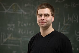 Prof. Dr. Matthias Hagen - Inhaber der ersten deutschen Professur für Big Data Analytics (Bild: Candy Welz, Bauhaus-Universität Weimar)