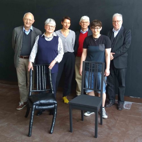 Eberhard und Ulla Jung, Prof. Jana Gunstheimer, Prof. Dr. Wolfgang Holler, Preisträgerin Kathy Schubert und Prof. Wolfgang Sattler mit dem angekauften Werk »Down!«. (v.l.n.r)