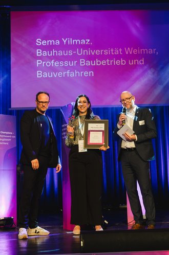 Der BIM-Champion 2024 in der Kategorie Arbeiten von Auszubildenden und Studierenden: Sema Yilmaz von der Bauhaus-Universität Weimar. Foto: Jens Ahner