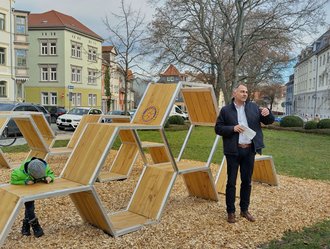 Mayor Peter Kleine at the official opening of the new Am Obergraben playground in Weimar. (Photo: Romy Weinhold)