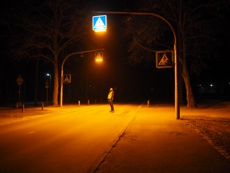 Crosswalk at night with PhD candidate Julius Uhlmann (photo: Julius Uhlmann)
