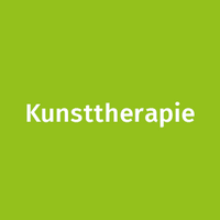 Kunsttherapie nutzt kreative Prozesse, um das Wohlbefinden von Menschen zu verbessern. Absolvent*innen können in klinischen Einrichtungen, psychiatrischen Kliniken, Rehabilitationszentren oder Privatpraxen arbeiten.