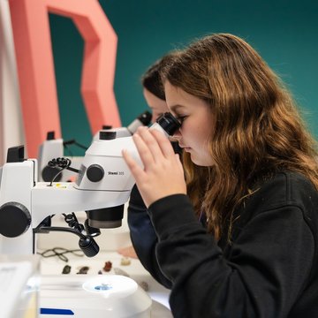 Budding STEM enthusiasts can carry out research, work on inventions, and experiment on their own at the new Science Discovery Centre. Photo: Niklas Hamann