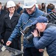 Mit einer feierlichen Grundsteinlegung am 20. April 2026 setzt das IAB – Institut für Angewandte Bauforschung Weimar gemeinsam mit Partnern aus Wissenschaft, Wirtschaft und Politik ein starkes Zeichen: Weimar und Thüringen entwickeln sich zu einem zentralen Standort für zukunftsweisende Bauforschung in Deutschland. Bauhaus-Universität Weimar / IAB, Foto: Thomas Müller Mit einer feierlichen Grundsteinlegung am 20. April 2026 setzt das IAB – Institut für Angewandte Bauforschung Weimar gemeinsam mit Partnern aus Wissenschaft, Wirtschaft und Politik ein starkes Zeichen: Weimar und Thüringen entwickeln sich zu einem zentralen Standort für zukunftsweisende Bauforschung in Deutschland. Bauhaus-Universität Weimar / IAB, Foto: Thomas Müller