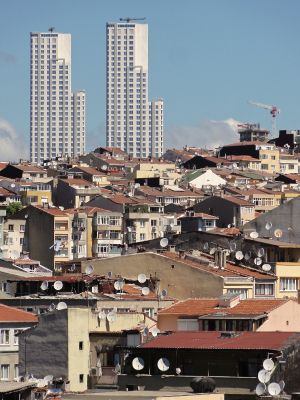 İstanbul satellite dishes.jpg